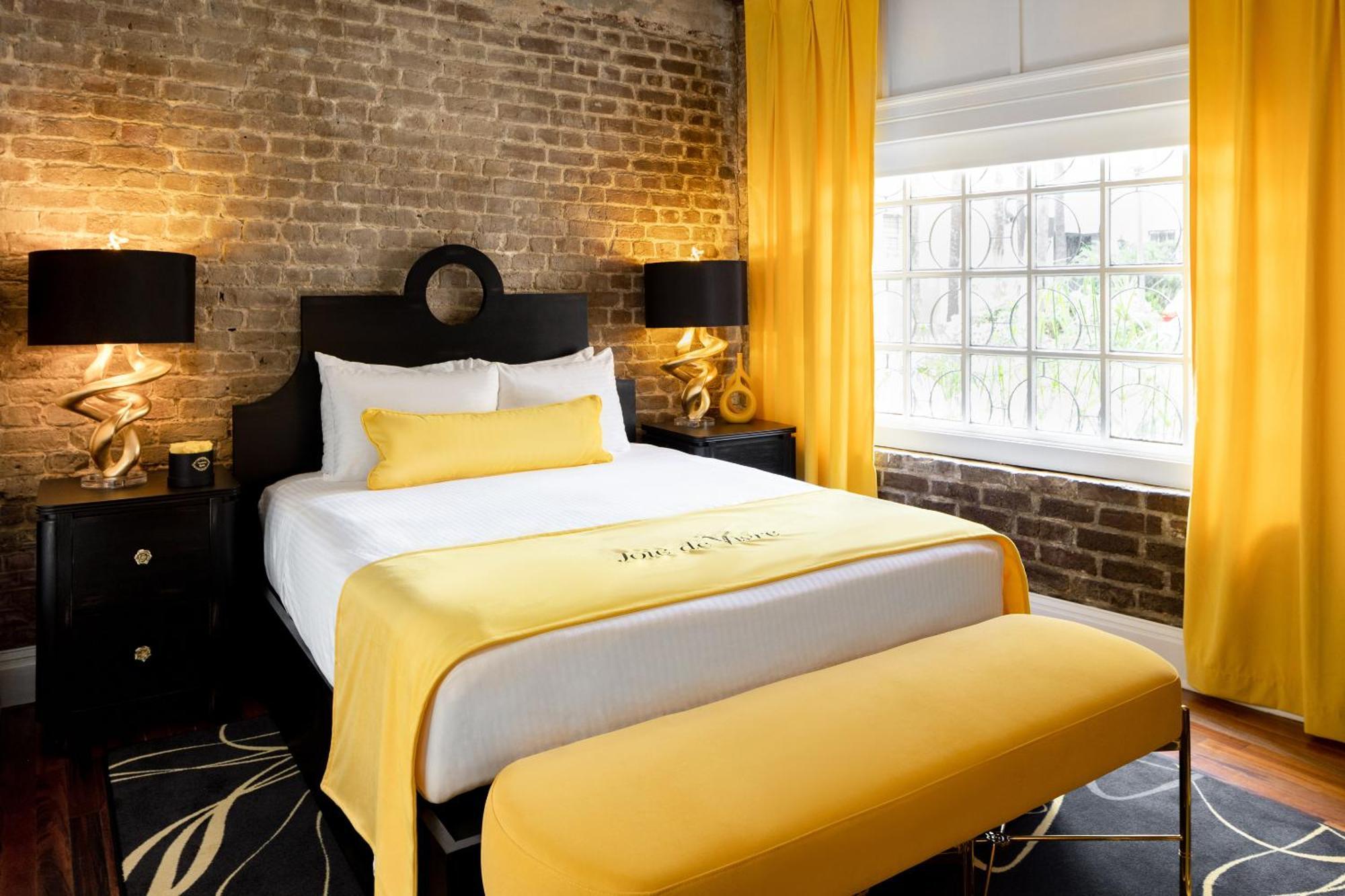 The Vendue, Downtown Art 4*